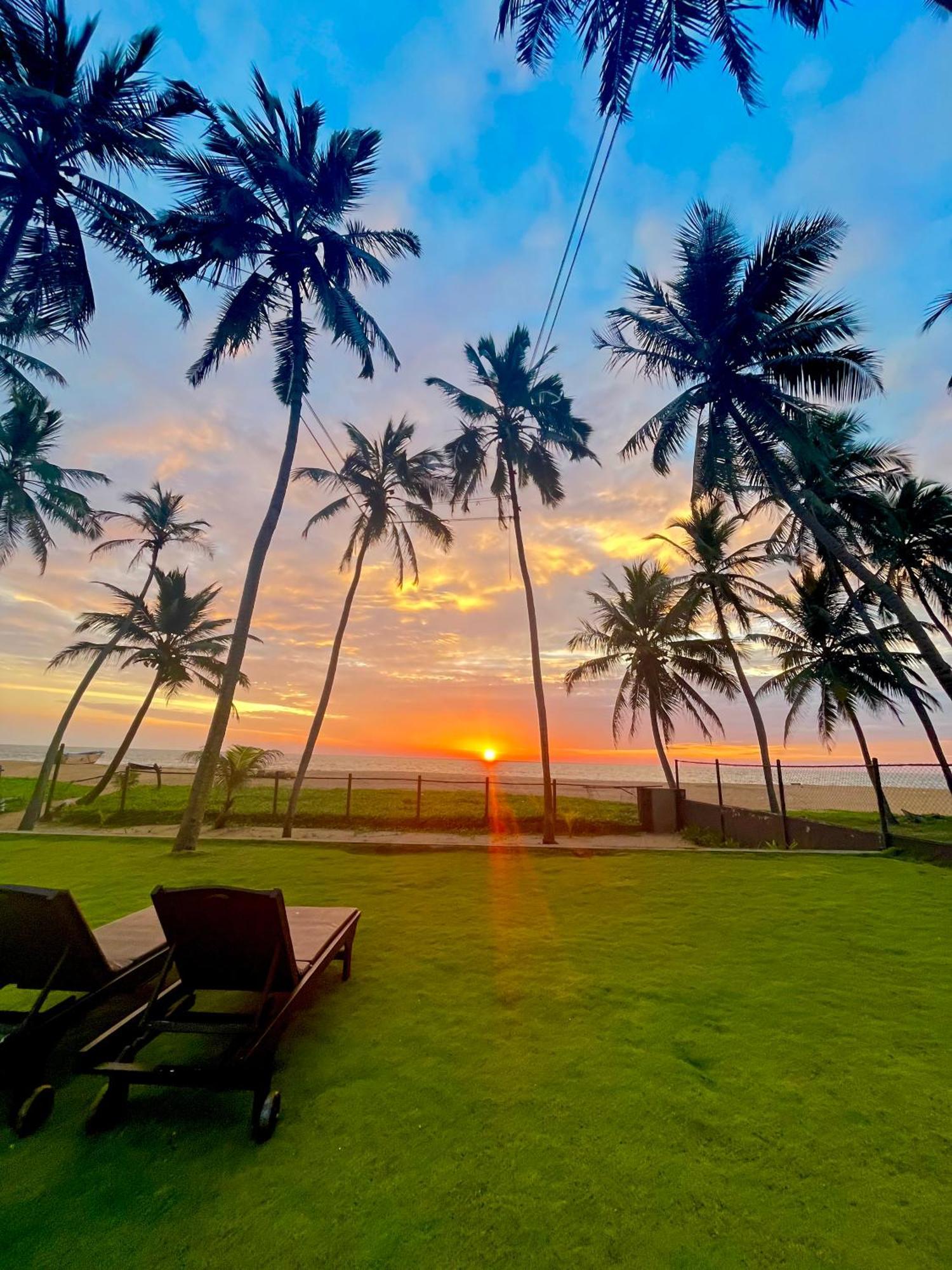 Soluna Beach Resort Marawila Exteriör bild